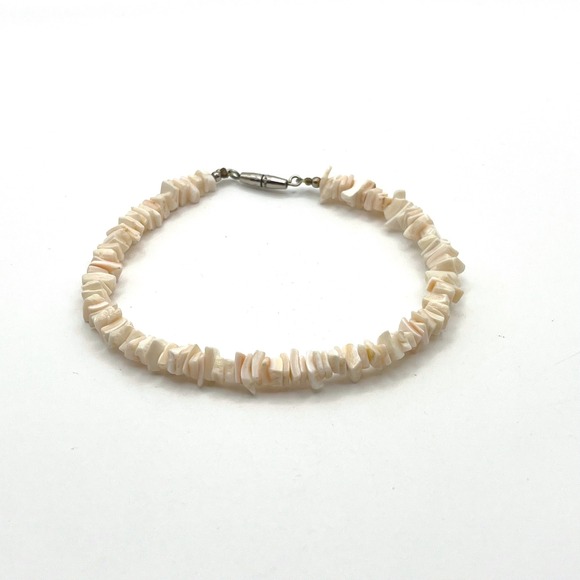 Jewelry - Vintage‎ Puka Shell Chip Bracelet Pink White Cream Coastal Beach Barrel Clasp